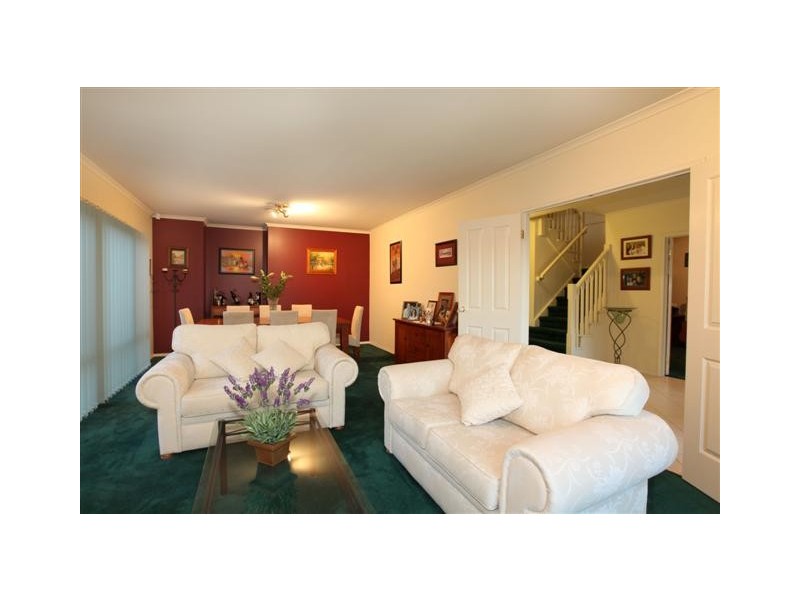 5 McCubbin Way, Berwick VIC 3806