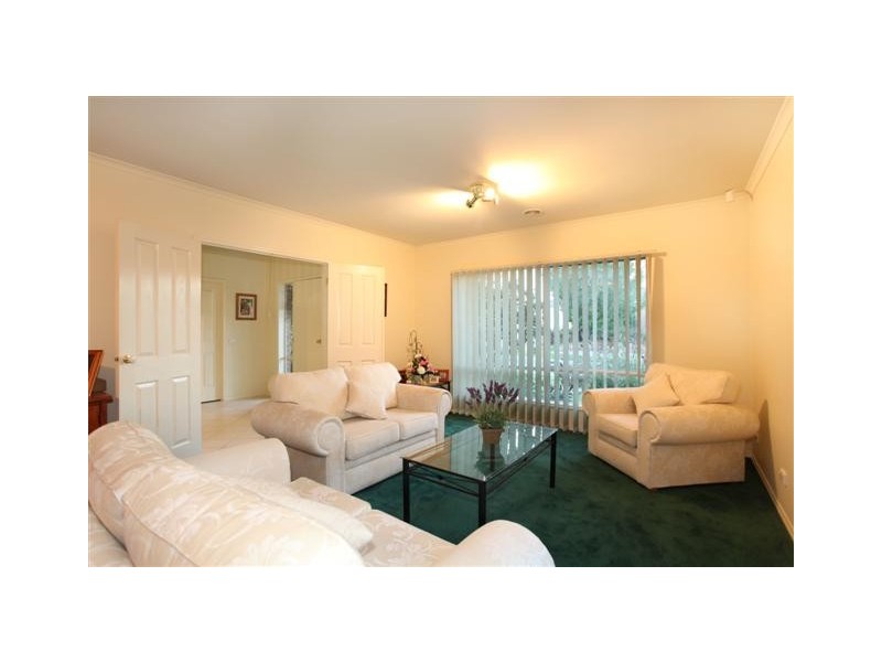 5 McCubbin Way, Berwick VIC 3806