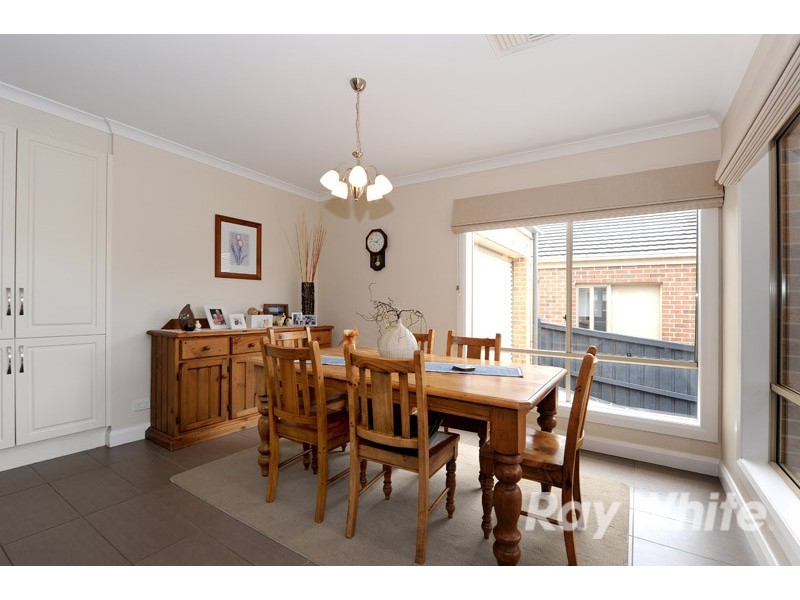 8 Southgate Drive, Berwick VIC 3806