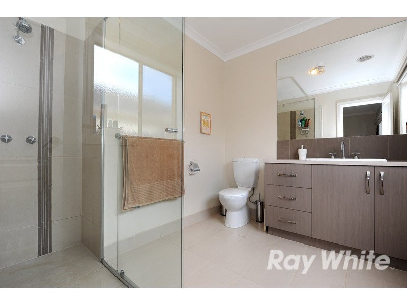 8 Southgate Drive, Berwick VIC 3806