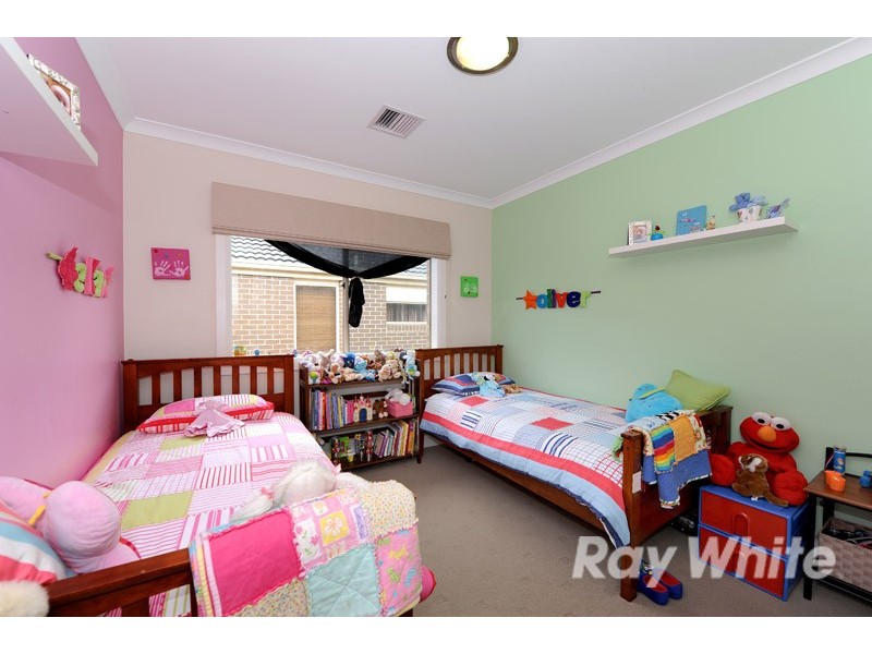 8 Southgate Drive, Berwick VIC 3806