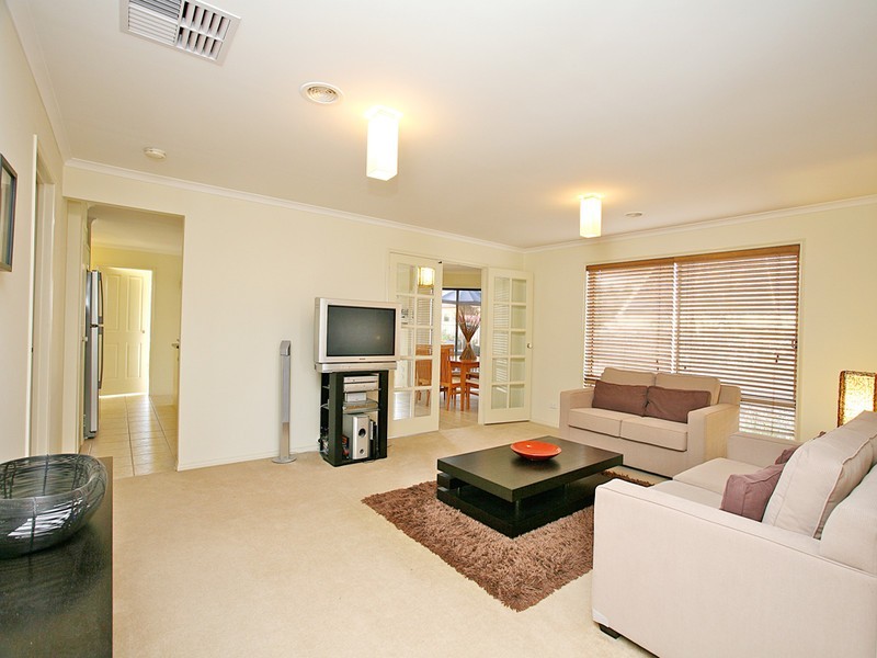 102 Robinswood Parade, Narre Warren South VIC 3805