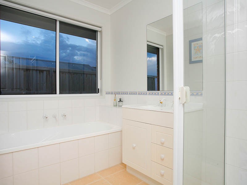 66 Sherwood Road, Narre Warren South VIC 3805