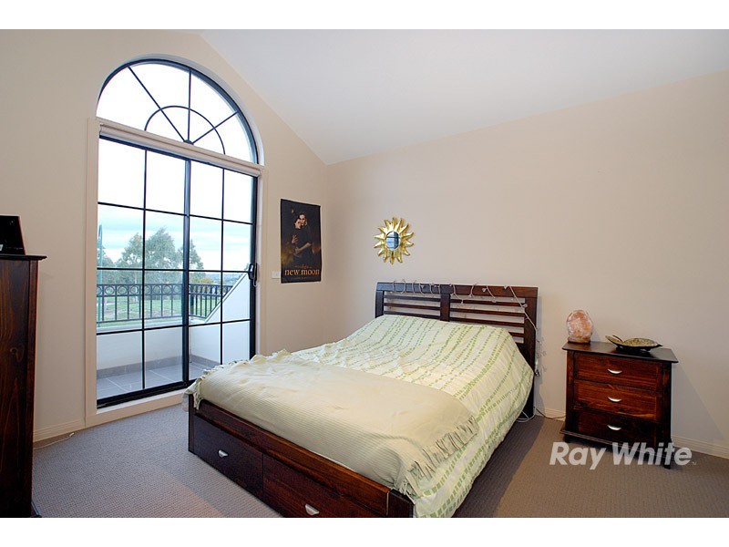 10 Ambrose Court, Berwick VIC 3806