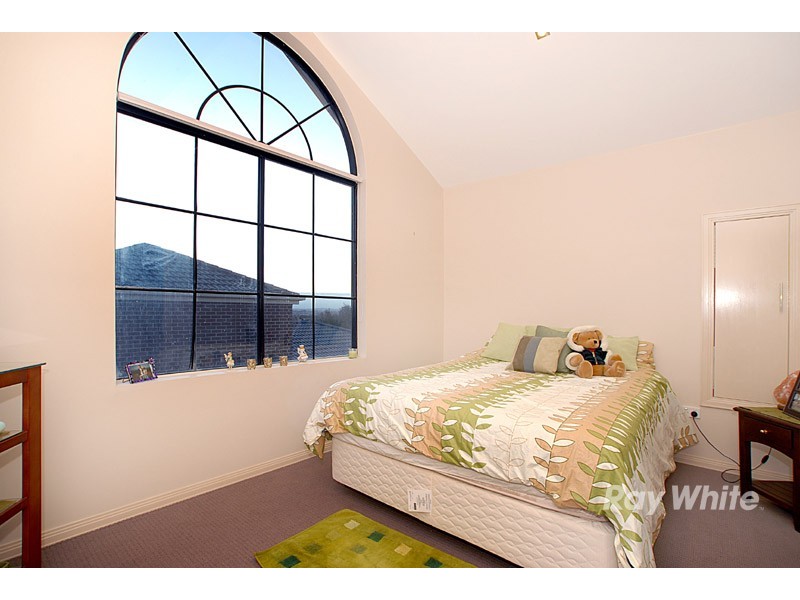 10 Ambrose Court, Berwick VIC 3806