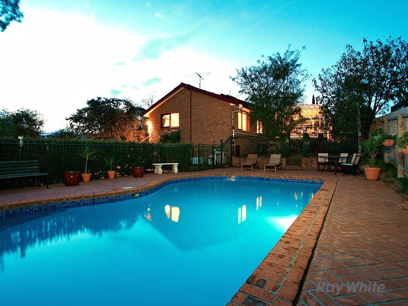 1 Grant Court, Beaconsfield Upper VIC 3808