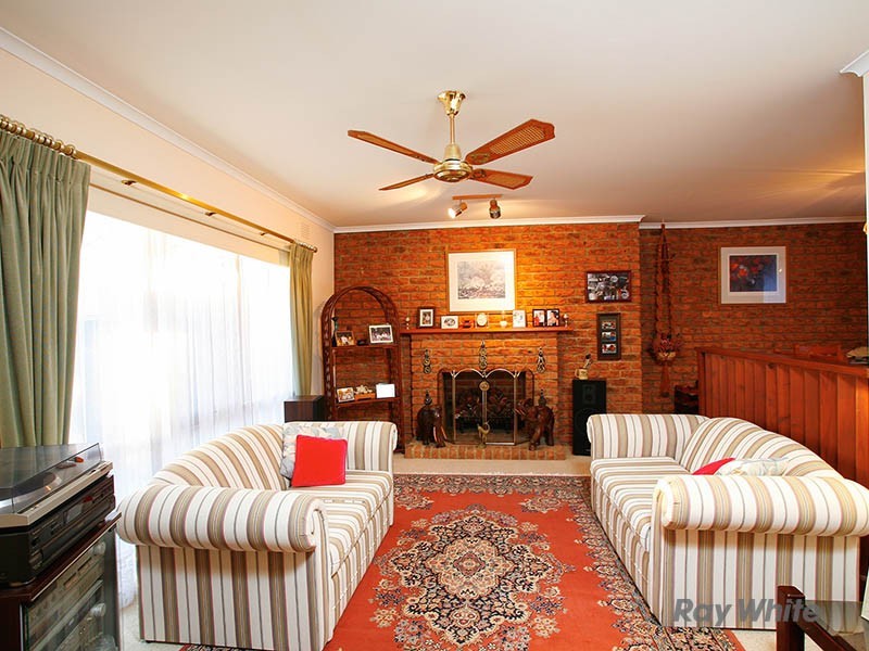 1 Grant Court, Beaconsfield Upper VIC 3808