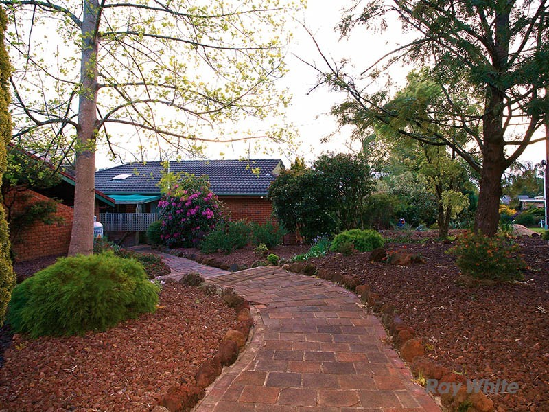 1 Grant Court, Beaconsfield Upper VIC 3808