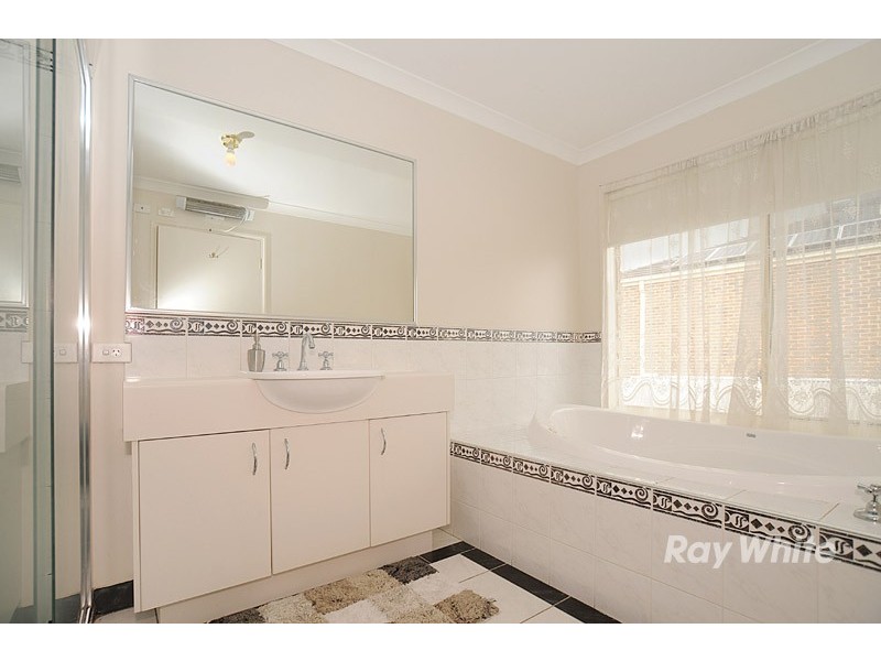 42 The Quays, Narre Warren South VIC 3805