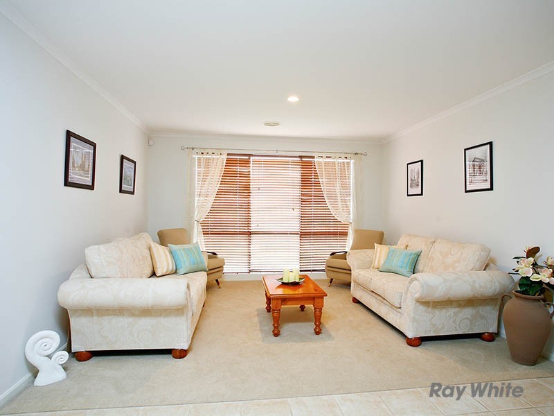 6 Lynch Court, Berwick VIC 3806