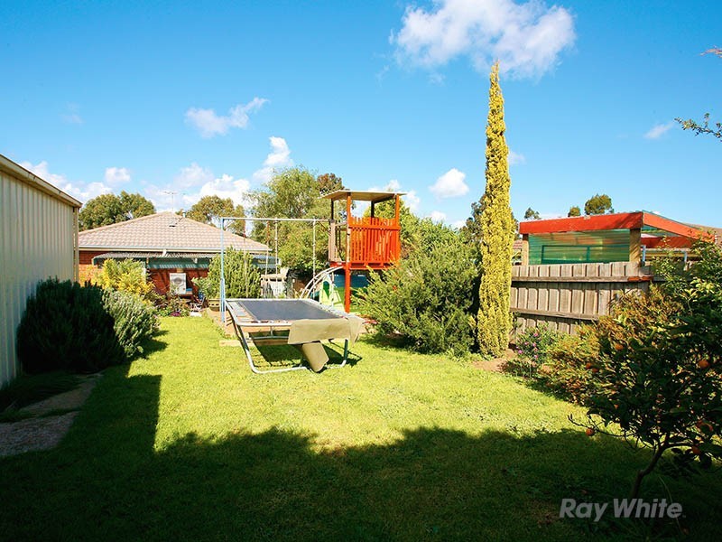 10 Illowra Court, Berwick VIC 3806