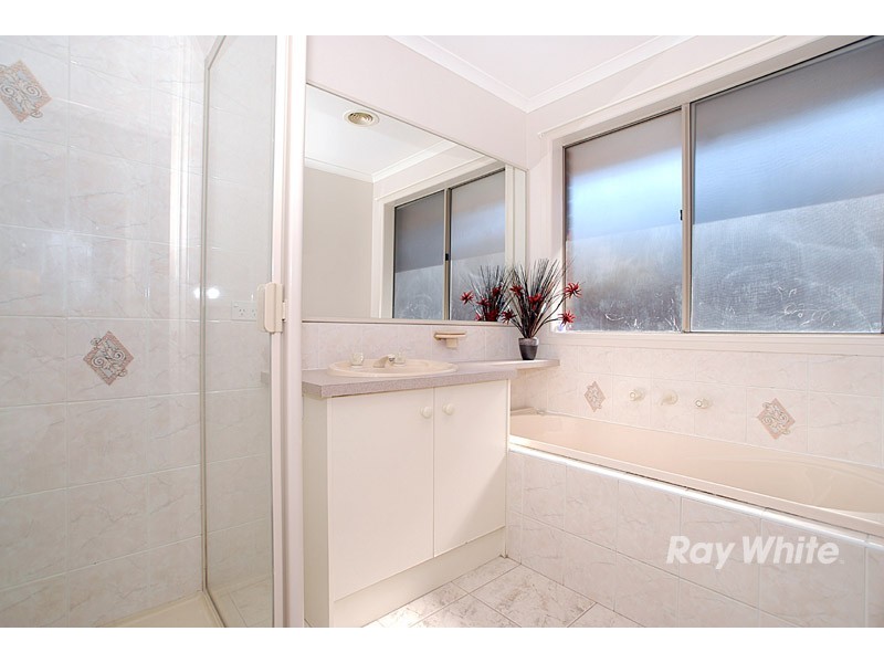 4 Bangalay Place, Berwick VIC 3806