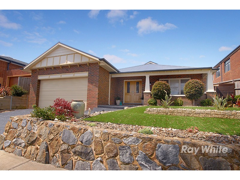 15 Tennyson Close, Berwick VIC 3806