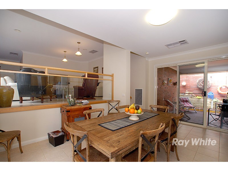 15 Tennyson Close, Berwick VIC 3806