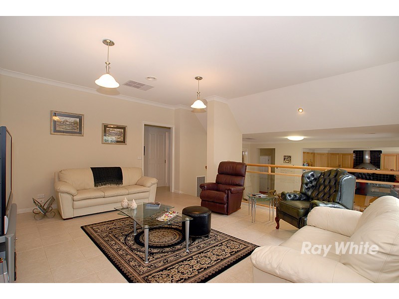 15 Tennyson Close, Berwick VIC 3806