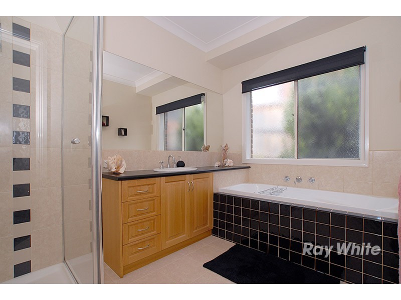 15 Tennyson Close, Berwick VIC 3806