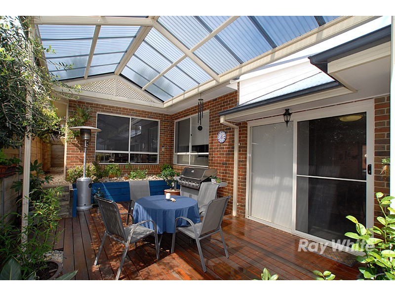 15 Tennyson Close, Berwick VIC 3806