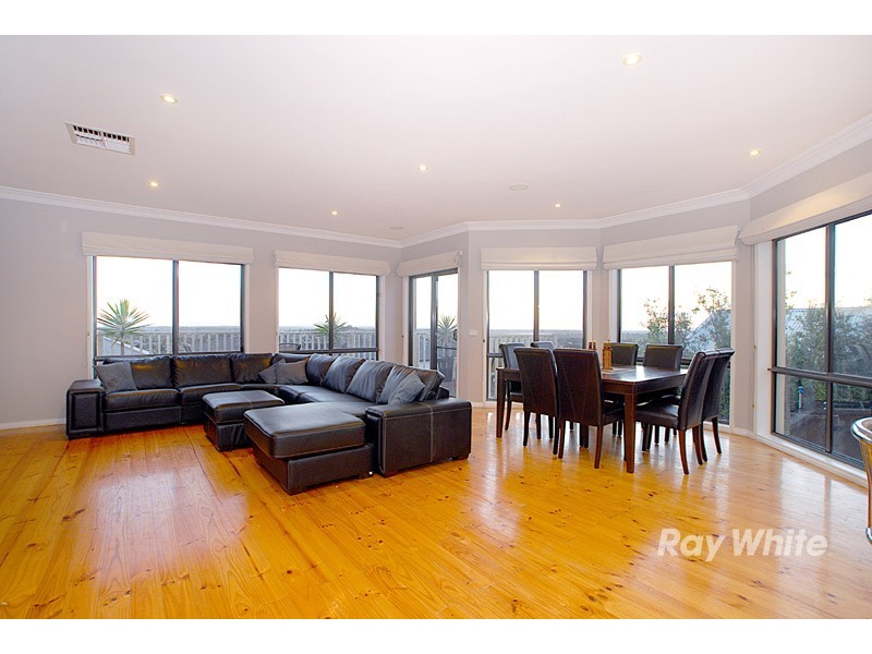 87 Montbrae Circuit, Narre Warren North VIC 3804