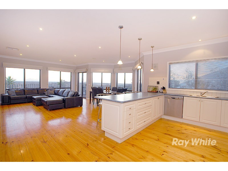 87 Montbrae Circuit, Narre Warren North VIC 3804