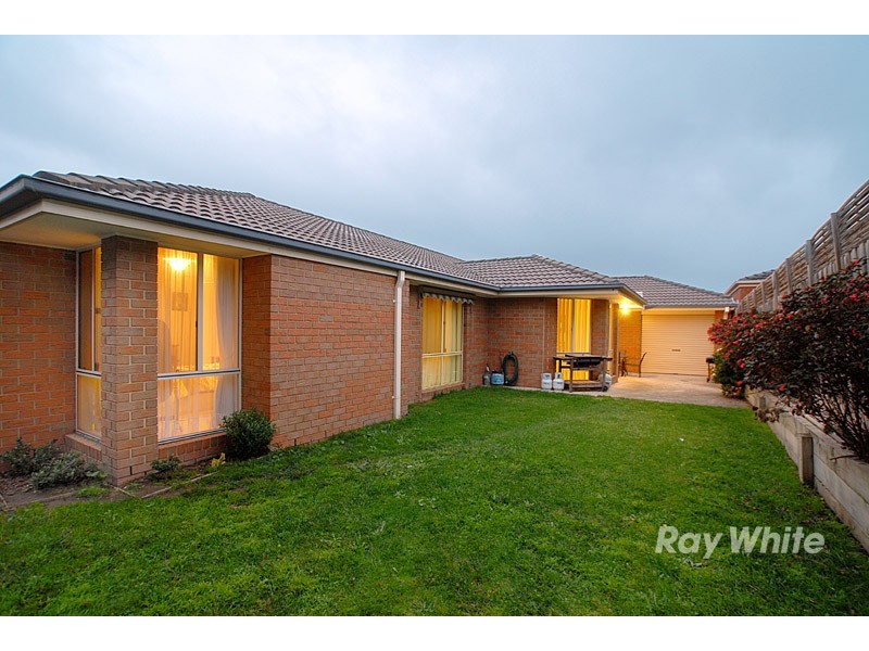 28 Bella Crescent, Hallam VIC 3803