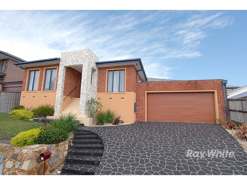 14 Tennyson Close, Berwick VIC 3806