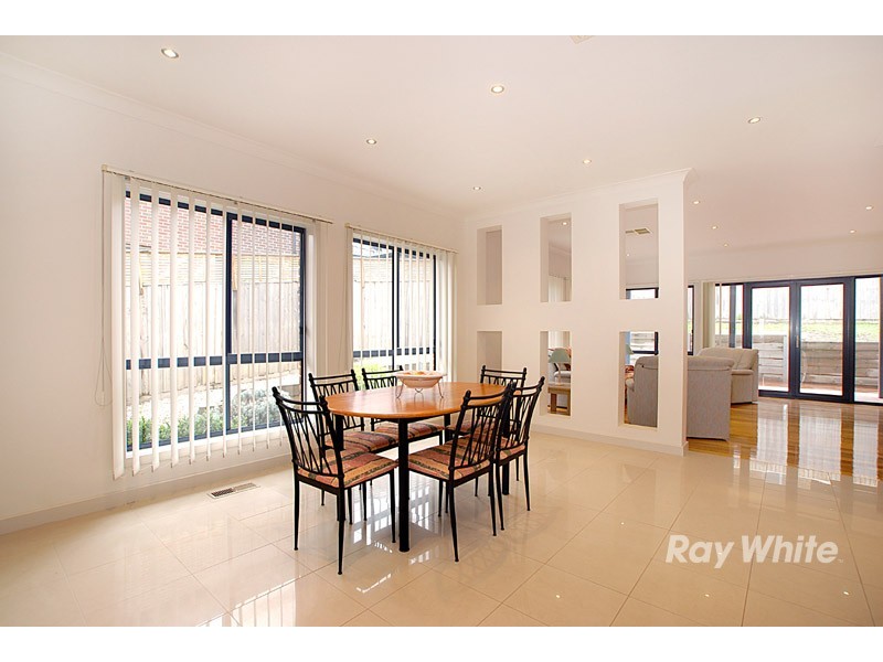 14 Tennyson Close, Berwick VIC 3806