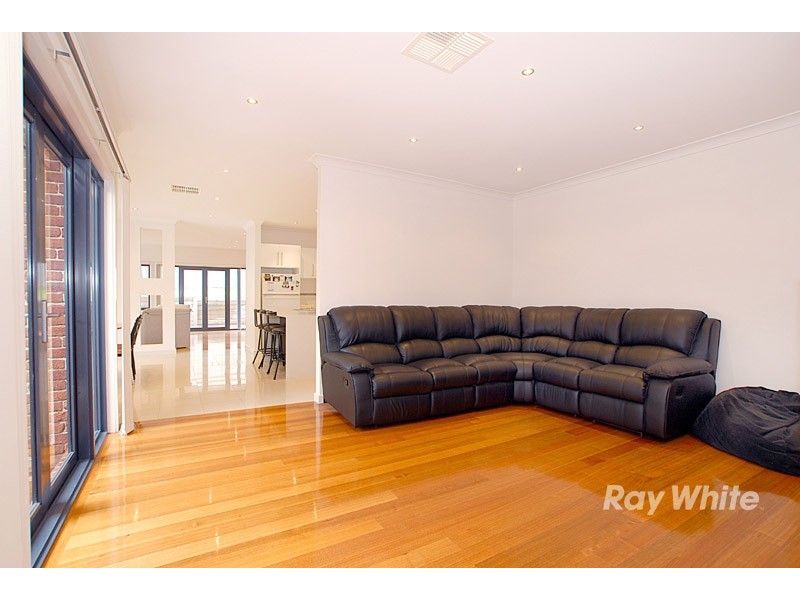 14 Tennyson Close, Berwick VIC 3806