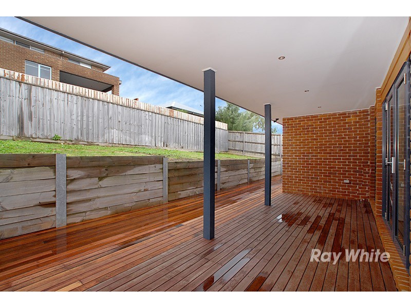 14 Tennyson Close, Berwick VIC 3806