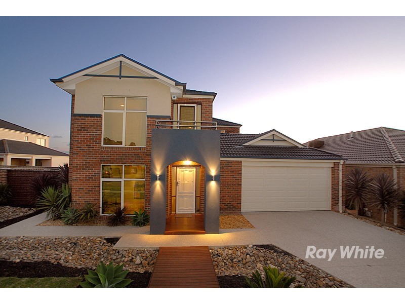 9 Angelique Street, Berwick VIC 3806