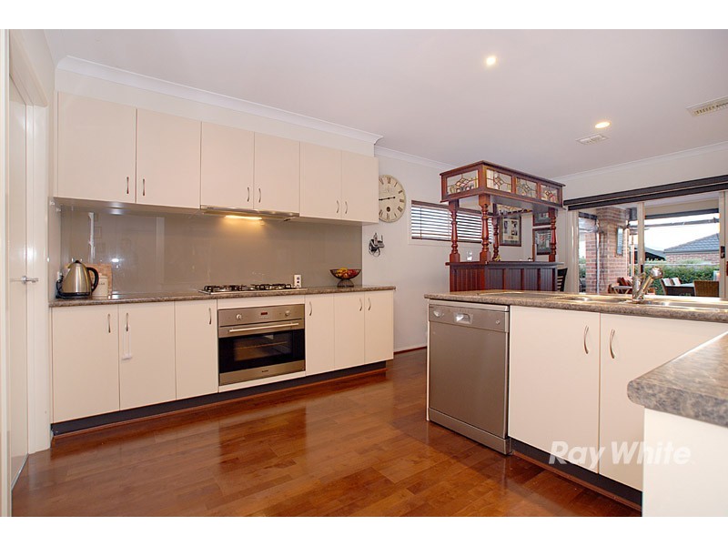 9 Angelique Street, Berwick VIC 3806