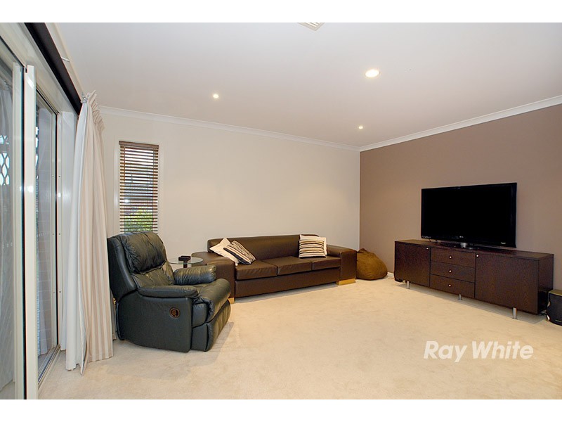 9 Angelique Street, Berwick VIC 3806