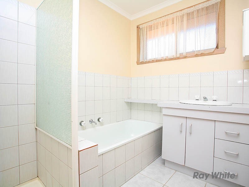 27 Telford Drive, Berwick VIC 3806