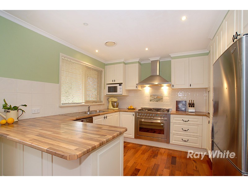 5 Adelong Court, Berwick VIC 3806