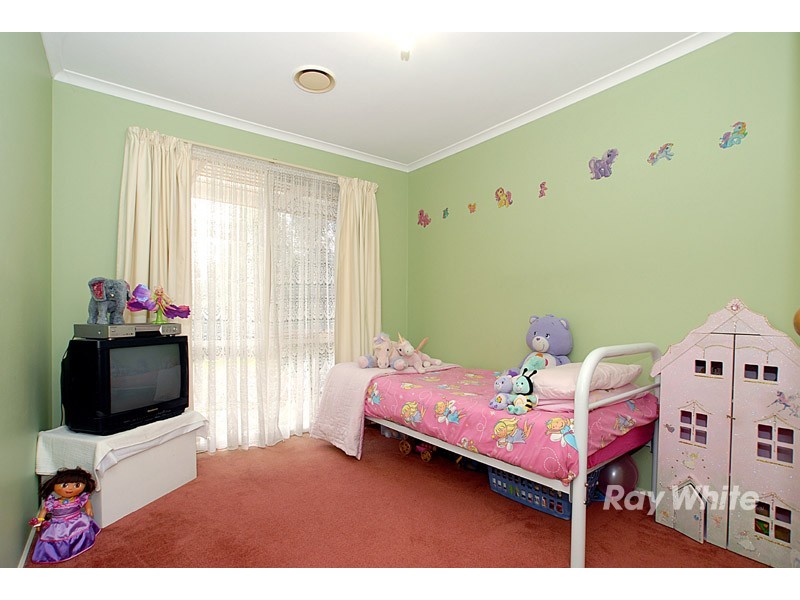 5 Adelong Court, Berwick VIC 3806