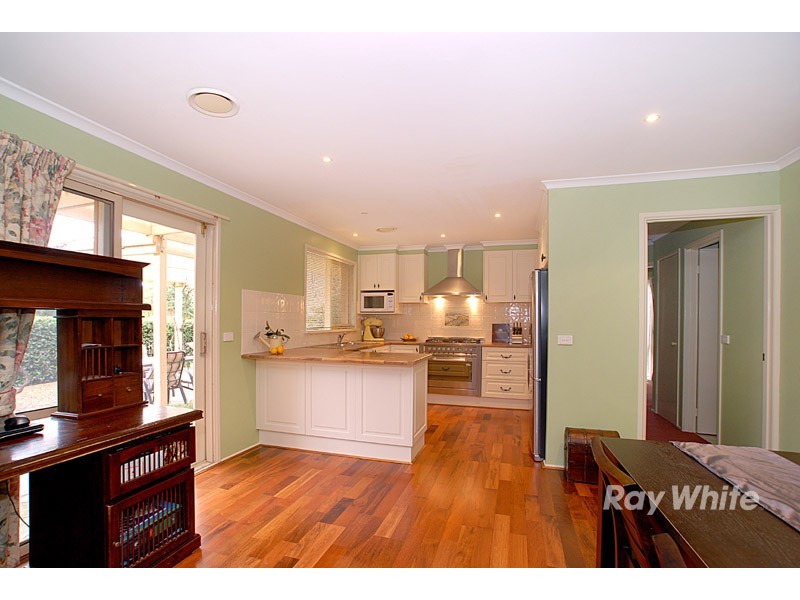 5 Adelong Court, Berwick VIC 3806