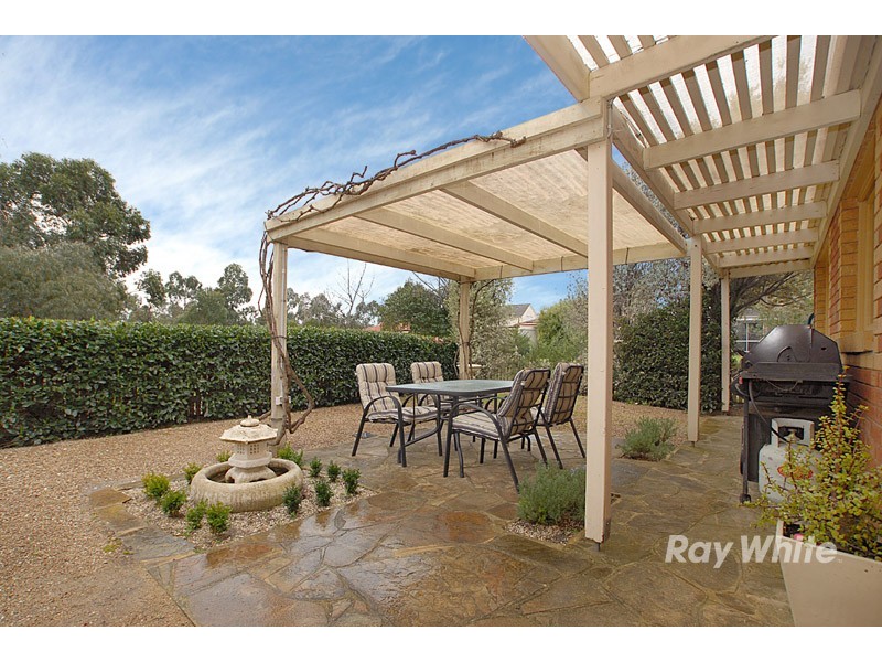 5 Adelong Court, Berwick VIC 3806