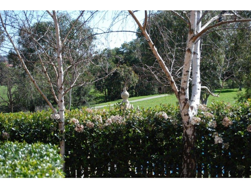 5 Adelong Court, Berwick VIC 3806