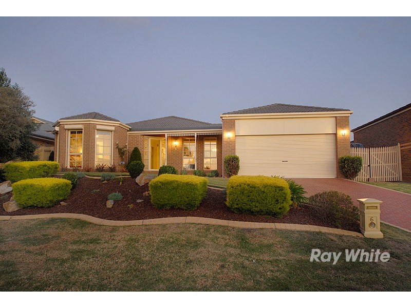 6 Carrum Close, Berwick VIC 3806