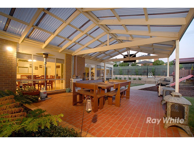 6 Carrum Close, Berwick VIC 3806