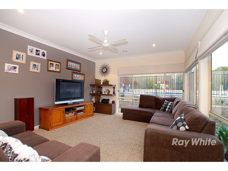 6 Carrum Close, Berwick VIC 3806