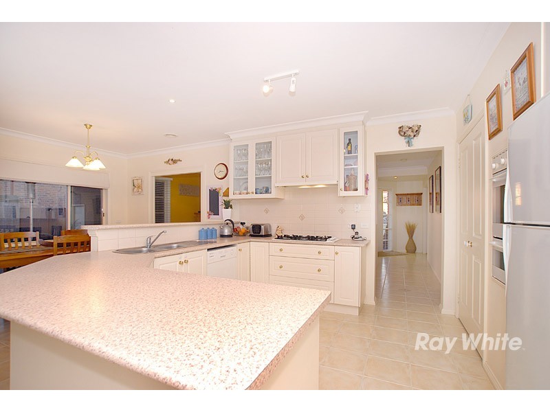 6 Carrum Close, Berwick VIC 3806