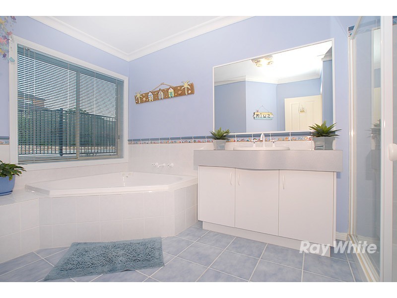 6 Carrum Close, Berwick VIC 3806