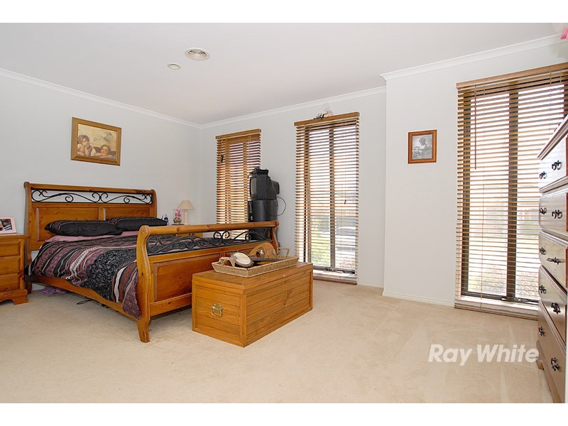 4 Hadley Circuit, Narre Warren South VIC 3805