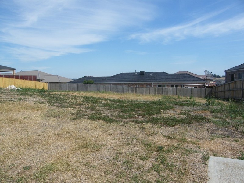 13 Highvale Court, Berwick VIC 3806