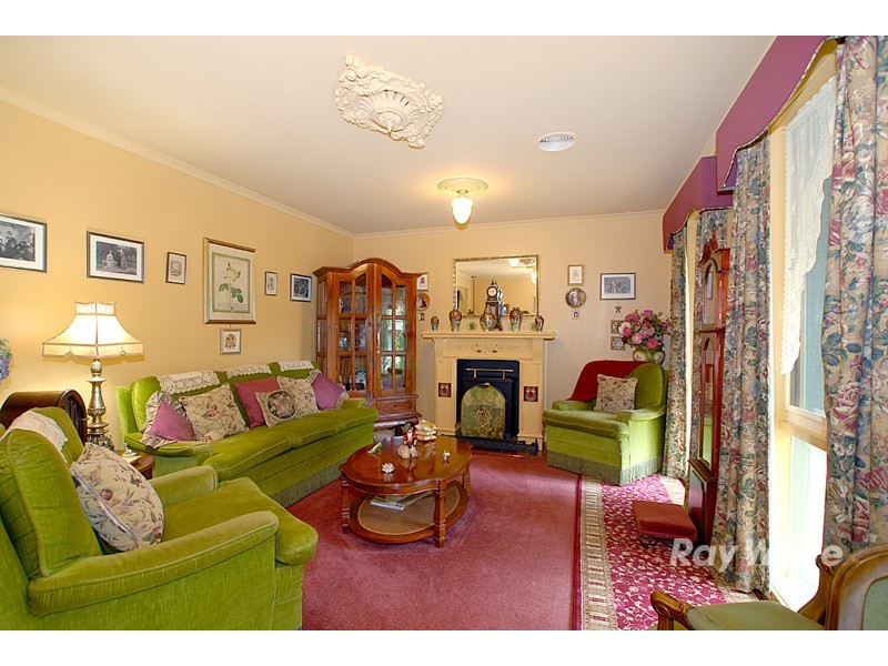 4 Illowra Court, Berwick VIC 3806