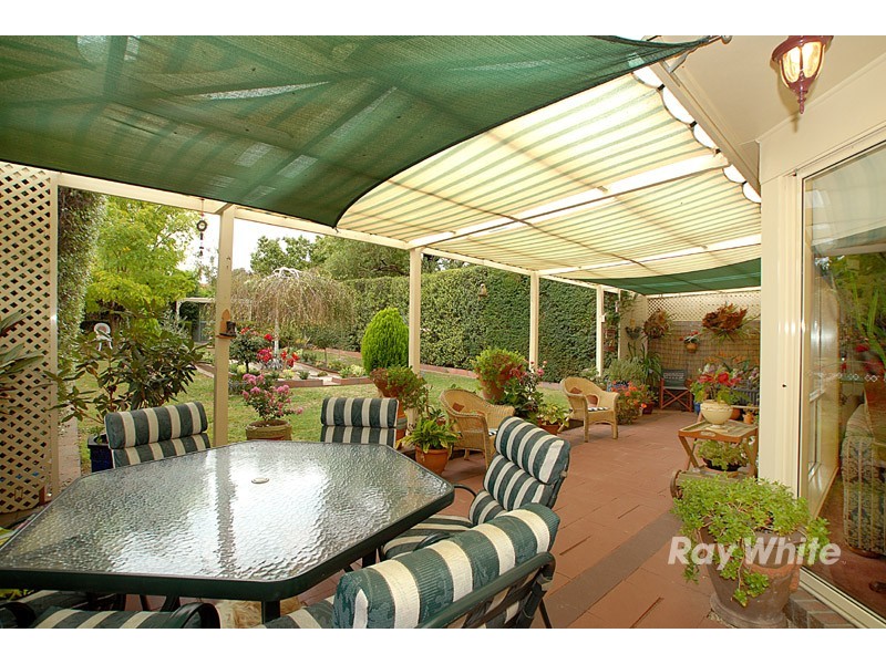 4 Illowra Court, Berwick VIC 3806