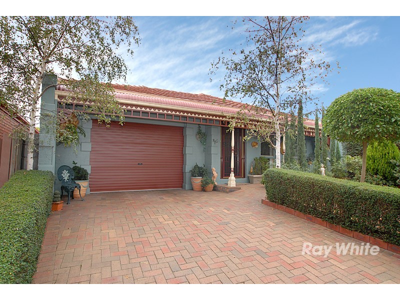 4 Illowra Court, Berwick VIC 3806