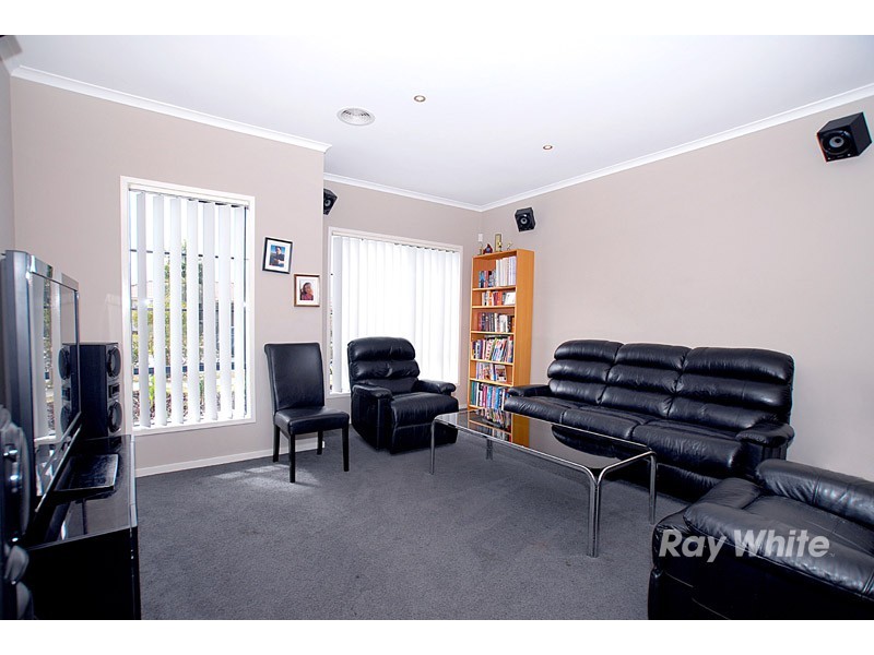 4 Lobelia Street, Pakenham VIC 3810