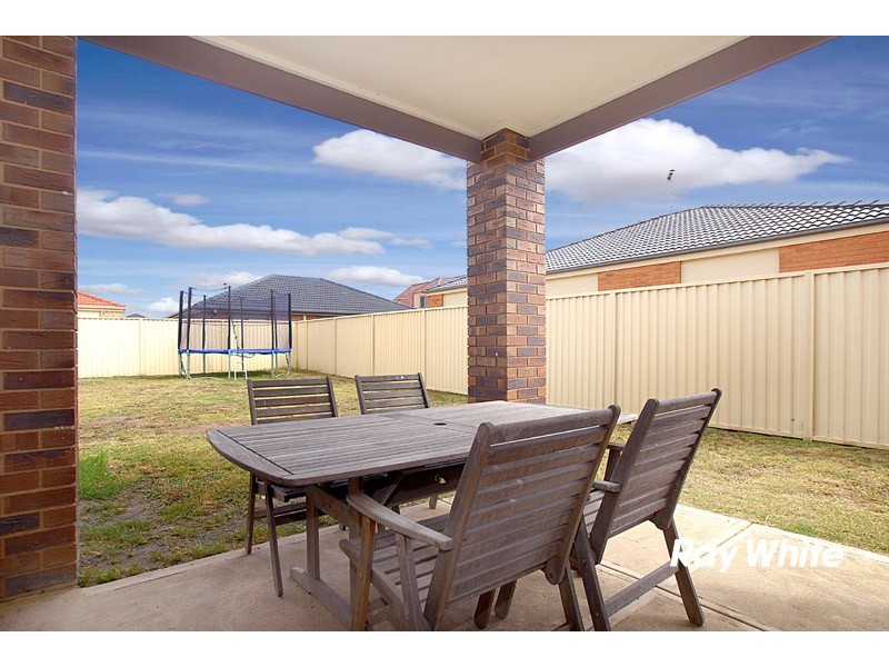 4 Lobelia Street, Pakenham VIC 3810
