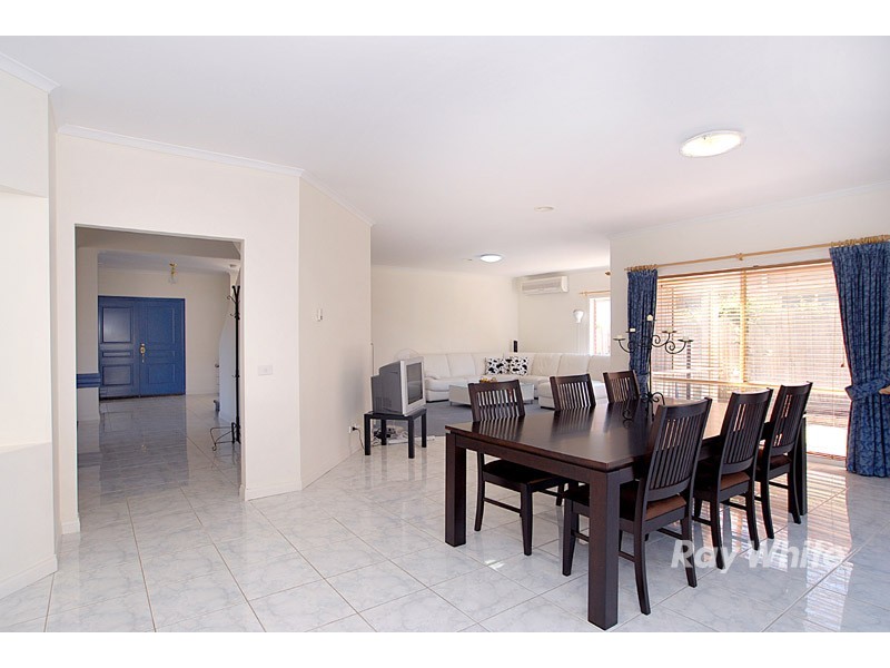 28 Highfielde Avenue, Berwick VIC 3806